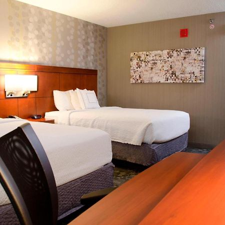 Готель Courtyard Waterbury Downtown Екстер'єр фото