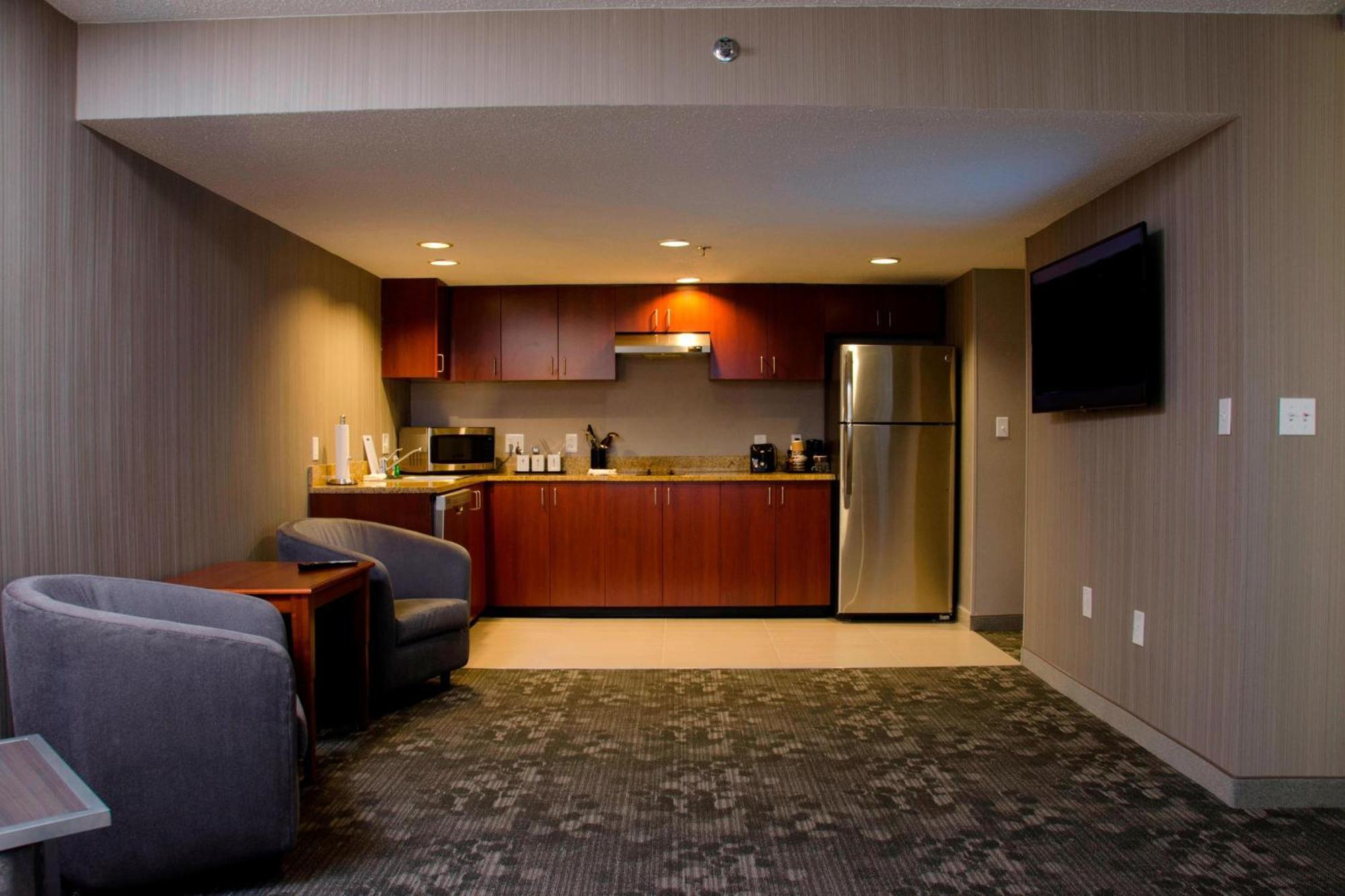 Готель Courtyard Waterbury Downtown Екстер'єр фото