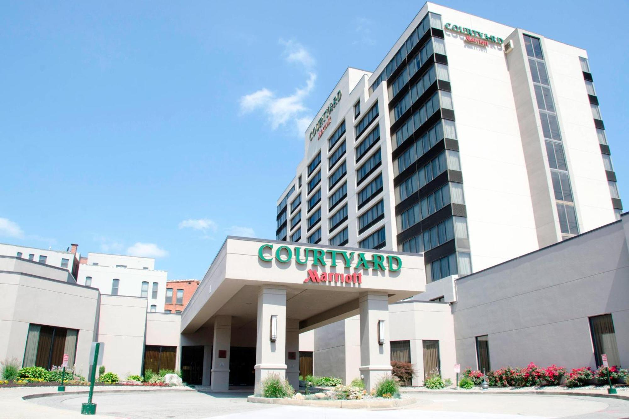 Готель Courtyard Waterbury Downtown Екстер'єр фото
